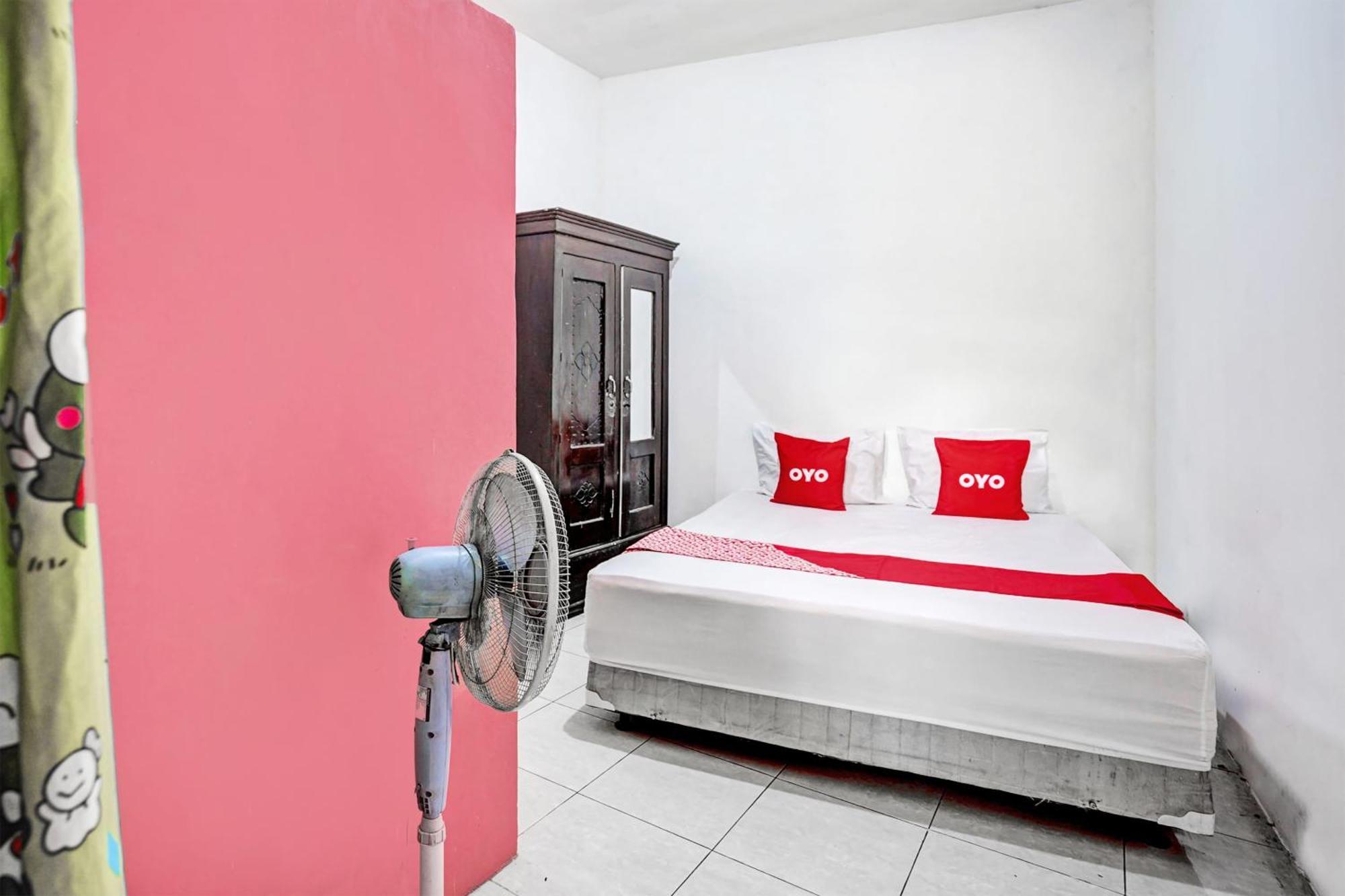 Oyo Life 92840 Wisma Morricco Jombang Exterior photo