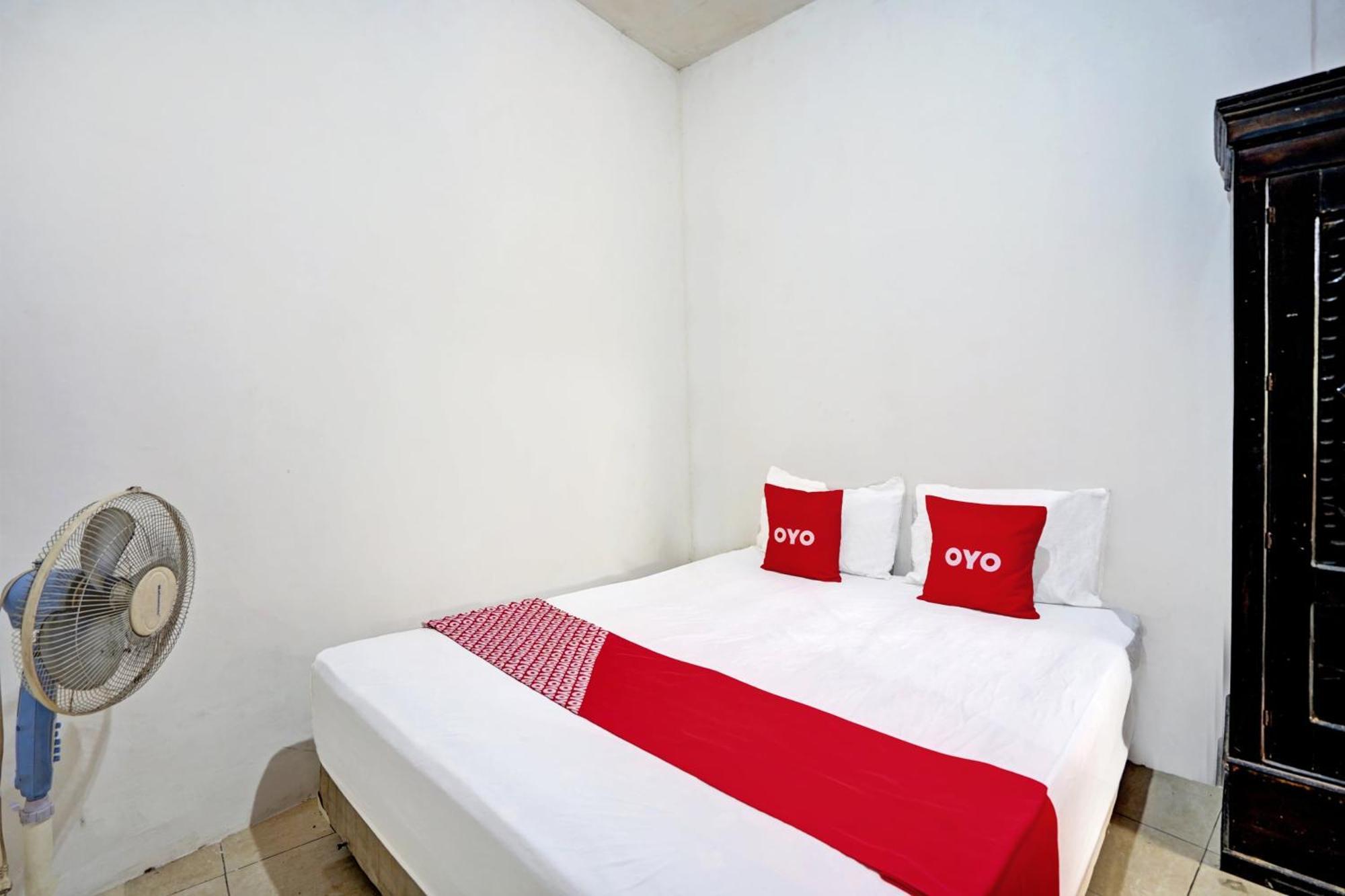 Oyo Life 92840 Wisma Morricco Jombang Exterior photo